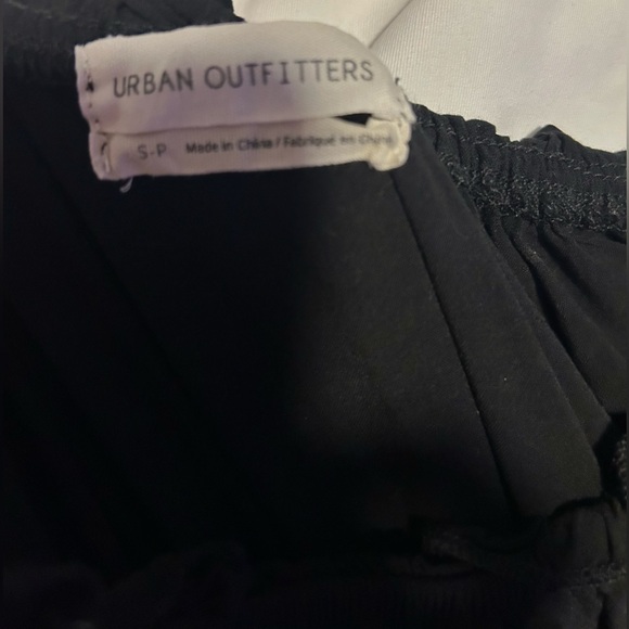 Urban Outfitters Black Rosie Smock Long Sleeve Romper in Size Small (BNWT) - Picture 4 of 6